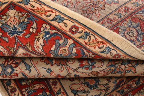 Sarouk Red Hand Knotted 37 X 47 Area Rug 100-22216 Image 8