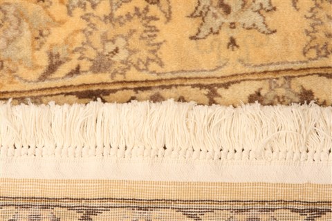 Nain Beige Hand Knotted 30 X 50 Area Rug 100-22219 Image 1