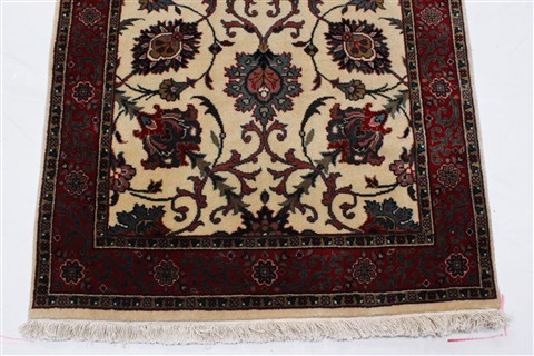 Semnan Beige Hand Knotted 56 X 143 Area Rug 250-22247 Image 3