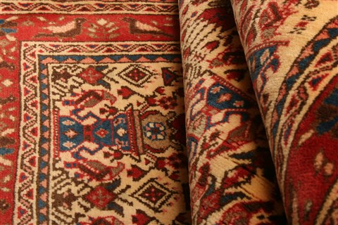 Abadeh Red Hand Knotted 35 X 51 Area Rug 100-22248 Image 3