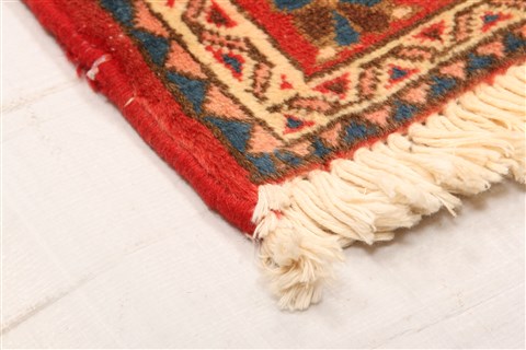 Abadeh Red Hand Knotted 35 X 51 Area Rug 100-22248 Image 8