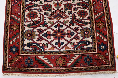 Heriz White Runner Hand Knotted 28 X 137 Area Rug 250-22249 Image 6