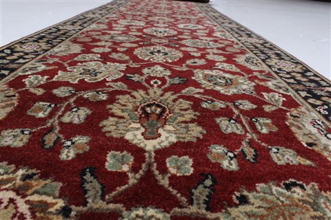 Sarouk Red Runner Hand Knotted 26 X 1311 Area Rug 250-22258 Image 4