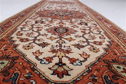 Serapi Beige Runner Hand Knotted 26 X 140 Area Rug 250-22271 Image 2