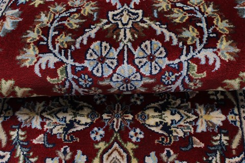 Sarouk Red Runner Hand Knotted 25 X 140 Area Rug 250-22282 Image 11