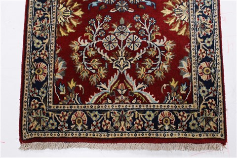 Sarouk Red Runner Hand Knotted 25 X 140 Area Rug 250-22282 Image 4