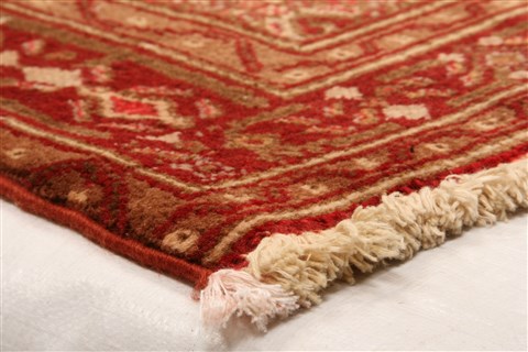 Sanandaj Red Hand Knotted 39 X 49 Area Rug 100-22325 Image 2