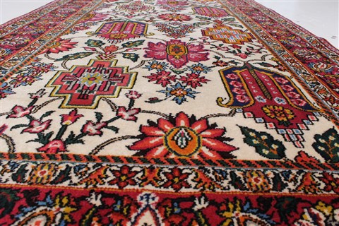 Bakhtiar Beige Runner Hand Knotted 31 X 119 Area Rug 250-22462 Image 3