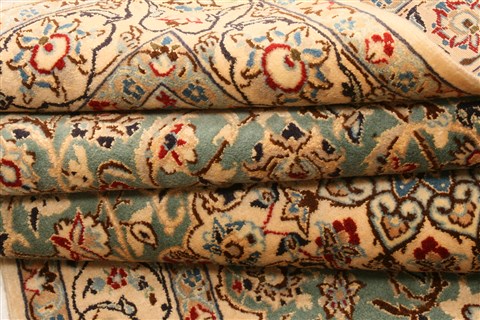 Nain Brown Hand Knotted 42 X 70 Area Rug 100-22508 Image 7