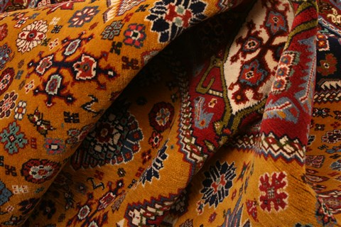 Gharajeh Yellow Hand Knotted 51 X 69 Area Rug 100-22520 Image 3