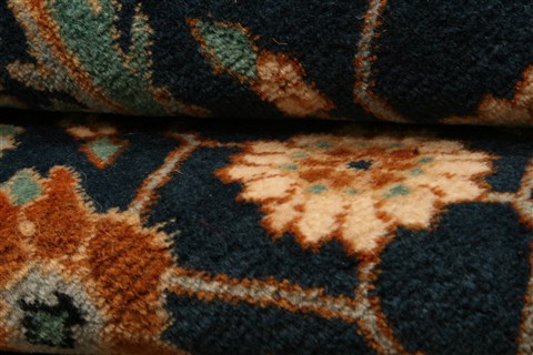 Kashan Blue Hand Knotted 44 X 63 Area Rug 100-22543 Image 3