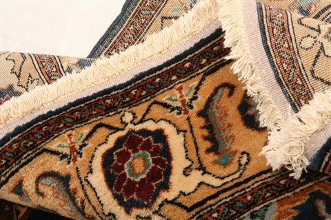 Kashan Blue Hand Knotted 44 X 63 Area Rug 100-22543 Image 6