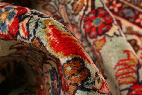Sarouk Red Hand Knotted 45 X 610 Area Rug 100-22553 Image 1