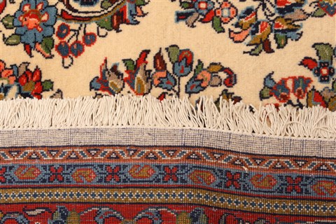 Sarouk Red Hand Knotted 65 X 67 Area Rug 100-22555 Image 8