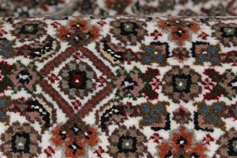Tabriz Beige Runner Hand Knotted 29 X 123 Area Rug 250-22566 Image 2