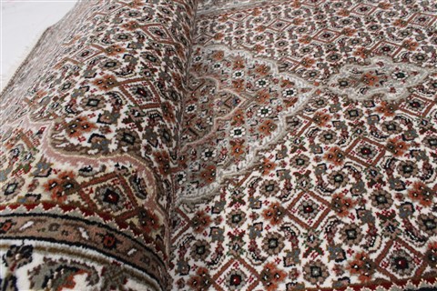 Tabriz Beige Runner Hand Knotted 29 X 123 Area Rug 250-22566 Image 4