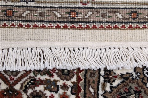 Tabriz Beige Runner Hand Knotted 29 X 123 Area Rug 250-22566 Image 6