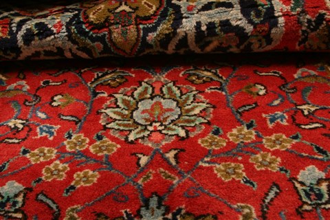 Sarouk Red Hand Knotted 45 X 69 Area Rug 100-22569 Image 3