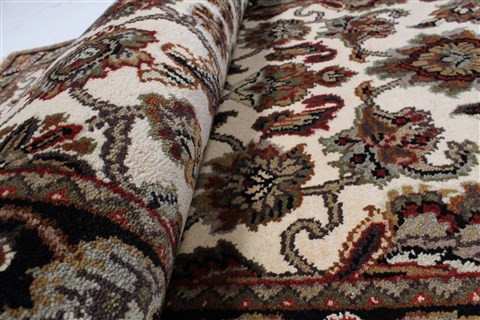 Agra Beige Runner Hand Knotted 27 X 102 Area Rug 250-22622 Image 1