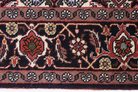 Bidjar Beige Runner Hand Knotted 28 X 97 Area Rug 250-22675 Image 4