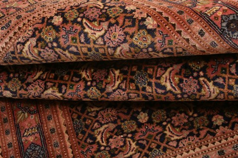 Tabriz Red Hand Knotted 49 X 68 Area Rug 100-22680 Image 7