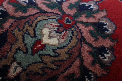 Agra Red Runner Hand Knotted 28 X 101 Area Rug 250-22691 Image 11