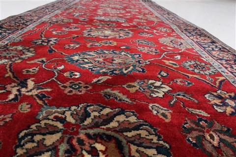 Agra Red Runner Hand Knotted 28 X 101 Area Rug 250-22691 Image 5