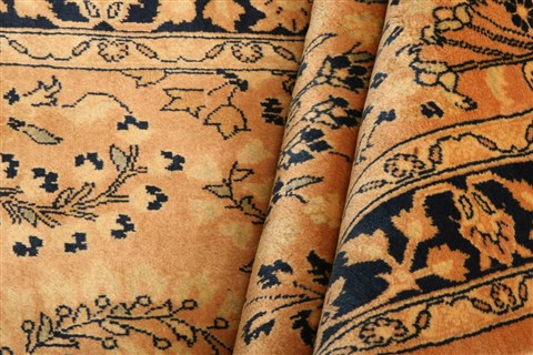 Sarouk Beige Hand Knotted 40 X 74 Area Rug 100-22725 Image 3