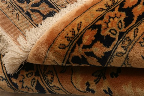 Sarouk Beige Hand Knotted 40 X 74 Area Rug 100-22725 Image 4