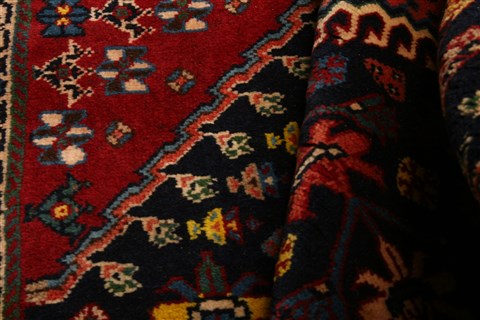 Yalameh Red Hand Knotted 50 X 68 Area Rug 253-22743 Image 3