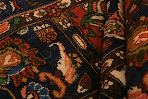 Bakhtiar Red Hand Knotted 65 X 68 Area Rug 100-22751 Image 4