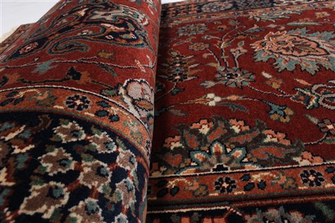Sarouk Red Runner Hand Knotted 28 X 1110 Area Rug 250-22760 Image 11