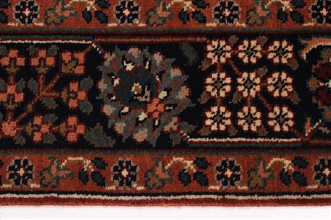 Sarouk Red Runner Hand Knotted 28 X 1110 Area Rug 250-22760 Image 2