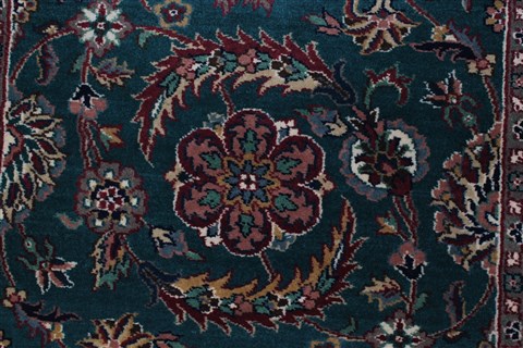 Semnan Green Runner Hand Knotted 27 X 123 Area Rug 250-22781 Image 4