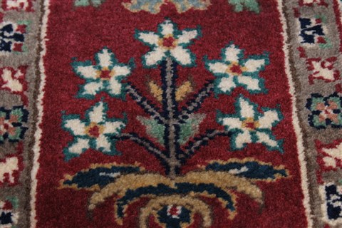 Semnan Green Runner Hand Knotted 27 X 123 Area Rug 250-22781 Image 7