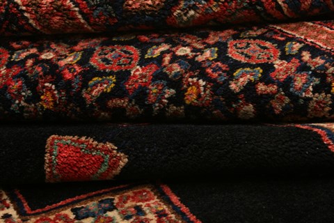 Sanandaj Red Hand Knotted 48 X 71 Area Rug 100-22813 Image 4