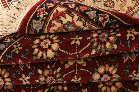 Sarouk Red Square Hand Knotted 411 X 53 Area Rug 100-22839 Image 1
