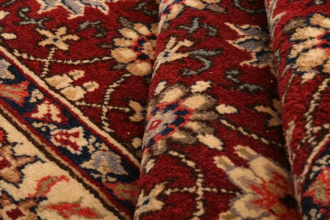 Sarouk Red Square Hand Knotted 411 X 53 Area Rug 100-22839 Image 8