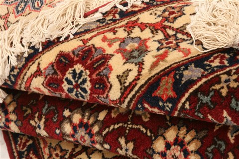 Sarouk Red Square Hand Knotted 411 X 53 Area Rug 100-22839 Image 9