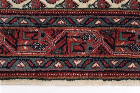 Bidjar Beige Runner Hand Knotted 26 X 101  Area Rug 250-22903 Image 4