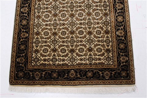 Semnan Beige Runner Hand Knotted 28 X 98 Area Rug 250-22918 Image 4