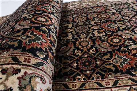 Herati Black Runner Hand Knotted 26 X 90 Area Rug 250-22932 Image 9