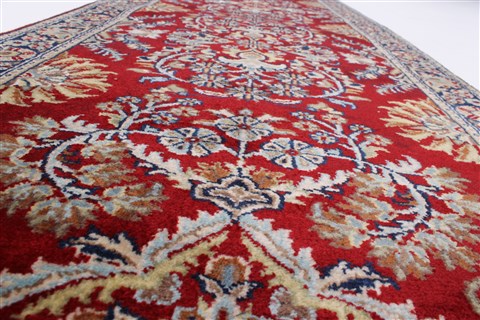 Sarouk Red Runner Hand Knotted 26 X 100 Area Rug 250-22974 Image 1