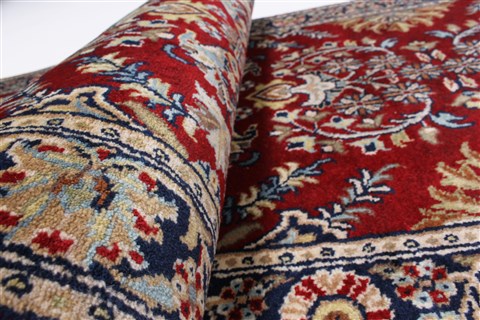 Sarouk Red Runner Hand Knotted 26 X 100 Area Rug 250-22974 Image 9