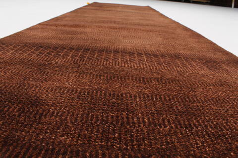 Modern Brown Runner Hand Knotted 29 X 100  Area Rug 250-22980 Image 10