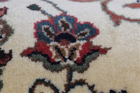 Semnan Beige Runner Hand Knotted 28 X 99 Area Rug 250-22999 Image 6
