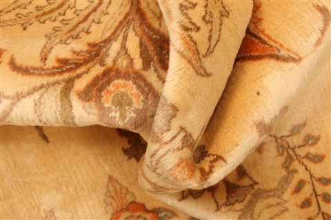 Sarouk Brown Flat Woven 71 X 101 Area Rug 100-23054 Image 1