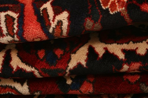 Mazlaghan Red Hand Knotted 73 X 108 Area Rug 100-23076 Image 6