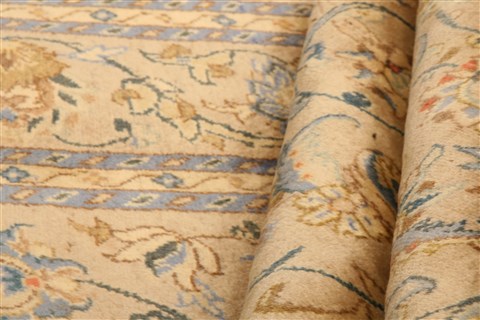 Kashan Beige Hand Knotted 58 X 92 Area Rug 253-23082 Image 5