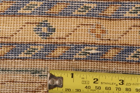 Kashan Beige Hand Knotted 58 X 92 Area Rug 253-23082 Image 8
